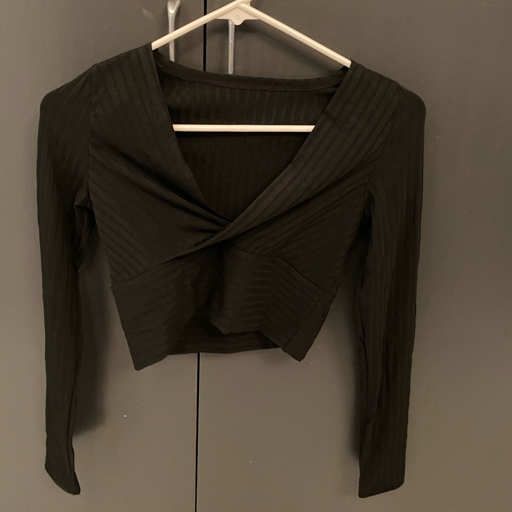 v neck crop long sleeve !NWOT